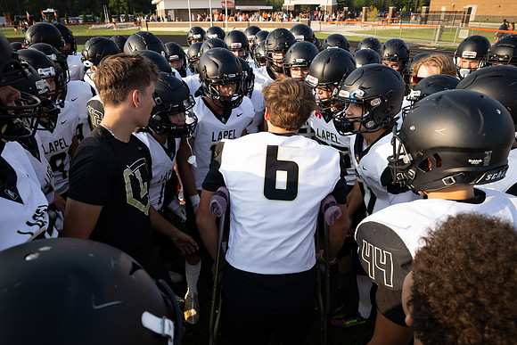 BGR50164-Lapel Football-08-18-23